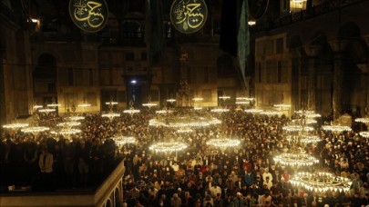 Kadir Gecesi tüm yurtta dualarla idrak edildi