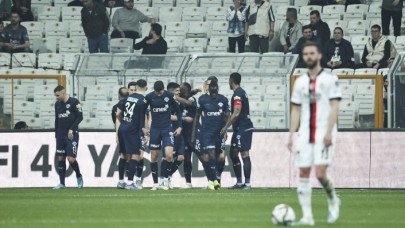 Kasımpaşa,  Beşiktaş'ı dağıttı!