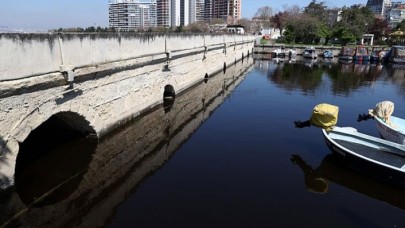 Menekşe Deresi 'içine petrol dökülmüş gibi'