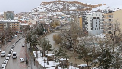 Meteoroloji şehirlerin adını tek tek sayarak uyardı: Soğuk var; yağmur da yağacak,  kar da!