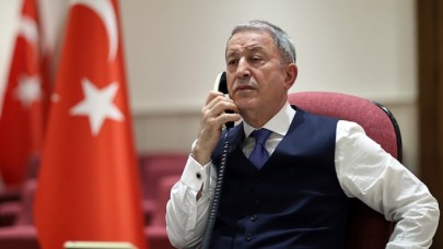 Milli Savunma Bakanı Akar,  Ukrayna Savunma Bakanı Reznikov ile görüştü