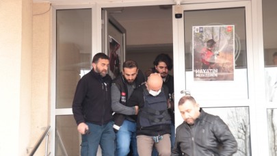 Sakarya'da ağabeyi,  yengesi ve yeğenini öldüren zanlı adliyede