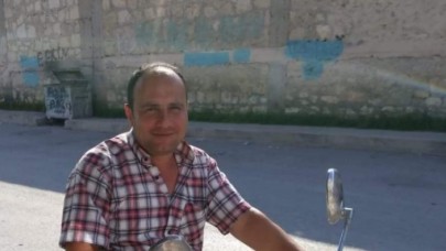 Tarsus'ta kamyonun fırlayan tekeri motosiklete çarptı: Mehmet Tekeli öldü