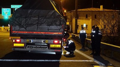 TEM'de TIR sürücüsü Miktat Erdoğan'ın çarptığı babası Niyazi Erdoğan öldü