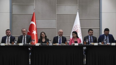 Bakan Karaismailoğlu: Ukrayna'nın Karadeniz'deki sahillerinde bekleyen 22 gemimiz var