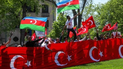 Washington'da buluşan Türklerden şehit diplomatlara anma,  Ermeni iddialarına tepki