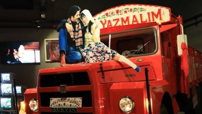 Antalya'da nostaljik araçların sergilendiği "Araç Müzesi" açıldı