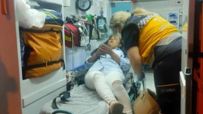 Antalya'da kocası eşini kalçasından bıçakladı