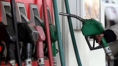 Benzine ve motorine bugün de zam geldi: Bakın kaç lira oldu?