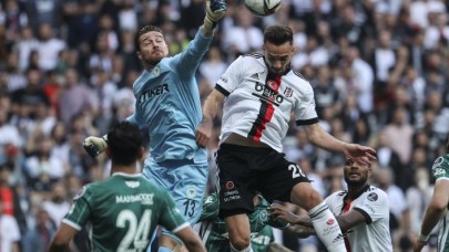 Beşiktaş-Konyaspor: 2 gol,  2 direk! Taraftardan şok protesto
