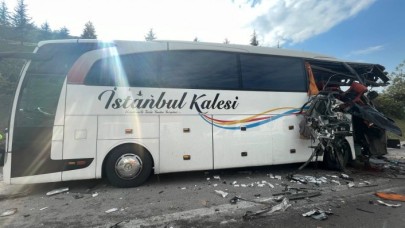 Bursa'da otobüse TIR çarptı: 1 ölü,  6 yaralı