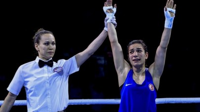Demir yumruk! Milli boksör Ayşe Çağırır'den büyük başarı