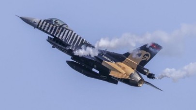 Dünyada ilk kez F-16 savaş uçaklarıyla Türk pilotlar gerçekleştirdi!