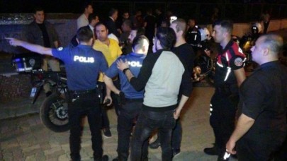 Edirne'de silahla kayınpederi Mehmet Özdemir'in evini basan Özgür Civanım ve babası Mehmet Civanım'a meydan dayağı!