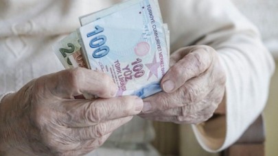 Emekli maaşları ne kadar artacak? İşte Beştepe'deki ek gösterge zirvesinde konuşulan rakam!