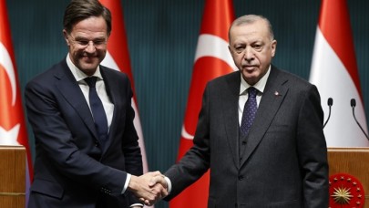 Erdoğan,  Hollanda Başbakanı Mark Rutte ile telefonda görüştü
