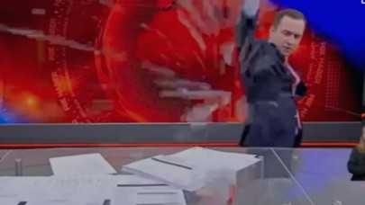 Fox Ana Haber'de habere sinirlenen Selçuk Tepeli yayını terk etti