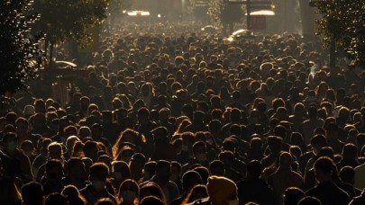 Gençliği bağlamsızlaştırma ! Yetişkinlerle çatışma ve geri bildirim krizi  