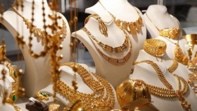 Güne yükselişle başlayan altının gram fiyatı 979 lira seviyesinden işlem görüyor