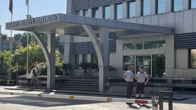 Kadıköy Belediyesi zabıta memurlarının aralarında bulunduğu rüşvet zanlıları ifade  veriyor