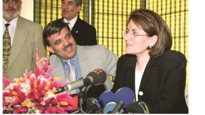 Meral Akşener'e,  "Her devrin Asena'sı" benzetmesi!