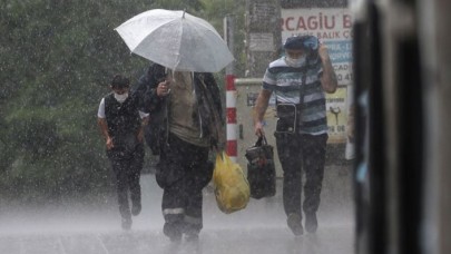 Meteorolojiden o illere bir uyarı daha: Yağmur ve dolu yağacak,  sel ve su baskınına dikkat!