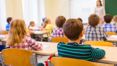 Milyonlarca öğrenci ve velisine flaş haber: Okullar kapanmayacak,  yazın da ders var!