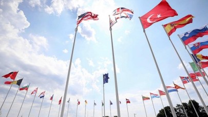 NATO "üzerinde güneş batmayan bir ittifaka" mı dönüşüyor?