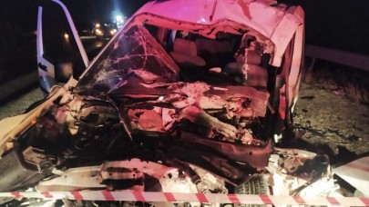 Osmaniye'de hafif ticari araçla kamyonet çarpıştı 1 kişi öldü,  4 kişi yaralandı