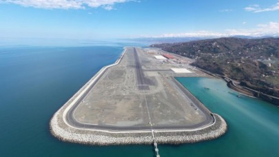 Bakan Karaismailoğlu: Rize Artvin Havalimanı'nda yolcu garantisi yoktur,  sizleri yalanlarınızla baş başa bırakıyoruz