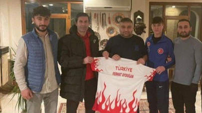 Şehi̇t ai̇leleri̇ ve spor federasyonundan gazeteci̇ Ferhat Aydoğan’a zi̇yaret