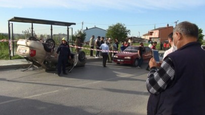 Sultangazi'de kamyonun sıkıştırdığı otomobil takla attı: Görkem Gökmentaş ve annesi Hatice Erdem dehşeti yaşadı