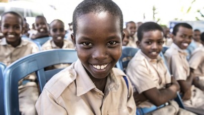 Türkiye'nin Afrika'daki eğitim faaliyetleri - Fatimatou topu at!