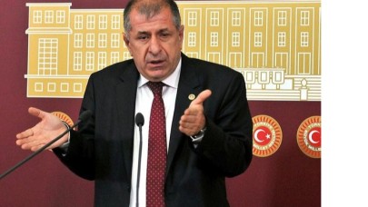 Ümit Özdağ'dan akıl dışı provokasyon! Tuvalette sığınmacı tiyatrosu