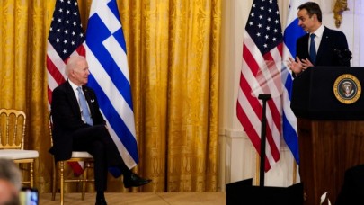 Yunan profesör Mazis: ABD,  Yunanistan'ın egemenliğini satacak