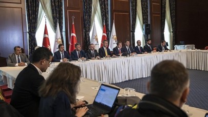 AK Parti grup başkanvekillerinden ortak açıklama: Hizmet aşkı ve becerisi olan hiç kimse,  millete hizmet yolunda engellenemez