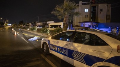 Antalya'da Yakup Yıldız,  motosikletiyle Fevzi Can Derin'e çarptı: 3 ölü