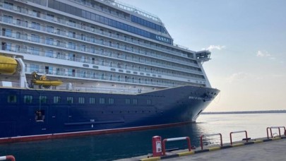 Antalya,  lüks yolcu gemisi Spirit of Adventure ile gelen 529 turisti ağırladı