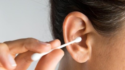 Atık kulak çubukları mikroplastiğe dönüşerek insan vücuduna girebilir