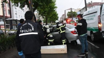 Aydınlatma direğine çarpan otomobil sürücüsü Burak Otman öldü