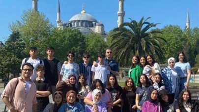 Öğrenciler İstanbul'un tarihi ve kültürel mekanlarını geziyor