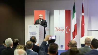 Bakan Varank,  İtalya'da Türkiye'nin partner ülke olduğu iklimlendirme fuarını açtı