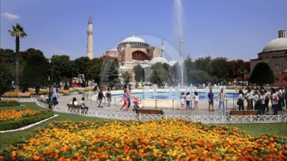 Bakanlık Türkiye'ye gelen turist sayısını açıkladı! Rekor artış