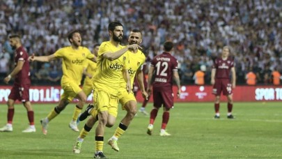 Bandırmaspor'u yenen İstanbulspor,  Spor Toto Süper Lig'deki 8. İstanbul takımı oldu. Erdoğan kutladı