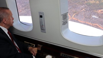 Cumhurbaşkanı Erdoğan,  Marmaris'teki orman yangınını havadan inceledi