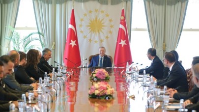 Cumhurbaşkanı Erdoğan,  Beşiktaş Kulübü Başkanı Çebi'yi kabul etti