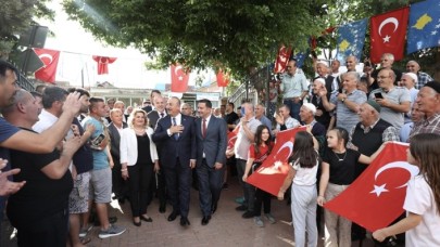 Dışişleri Bakanı Çavuşoğlu'na Prizren ve Mamuşa 'da coşkulu karşılama!