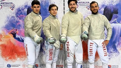 Erkek Kılıç Milli Takımı'ndan tarihi başarı