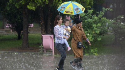 Haziran yağmuru hız kesmiyor! Meteoroloji illerin isimlerini vererek uyardı: Ani sele dikkat