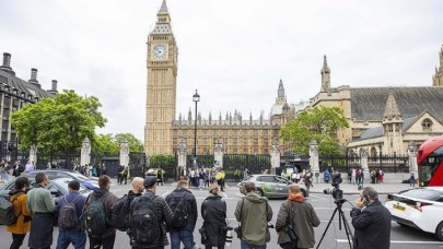 İngiltere Başbakanı Johnson kritik oylamayı geçti